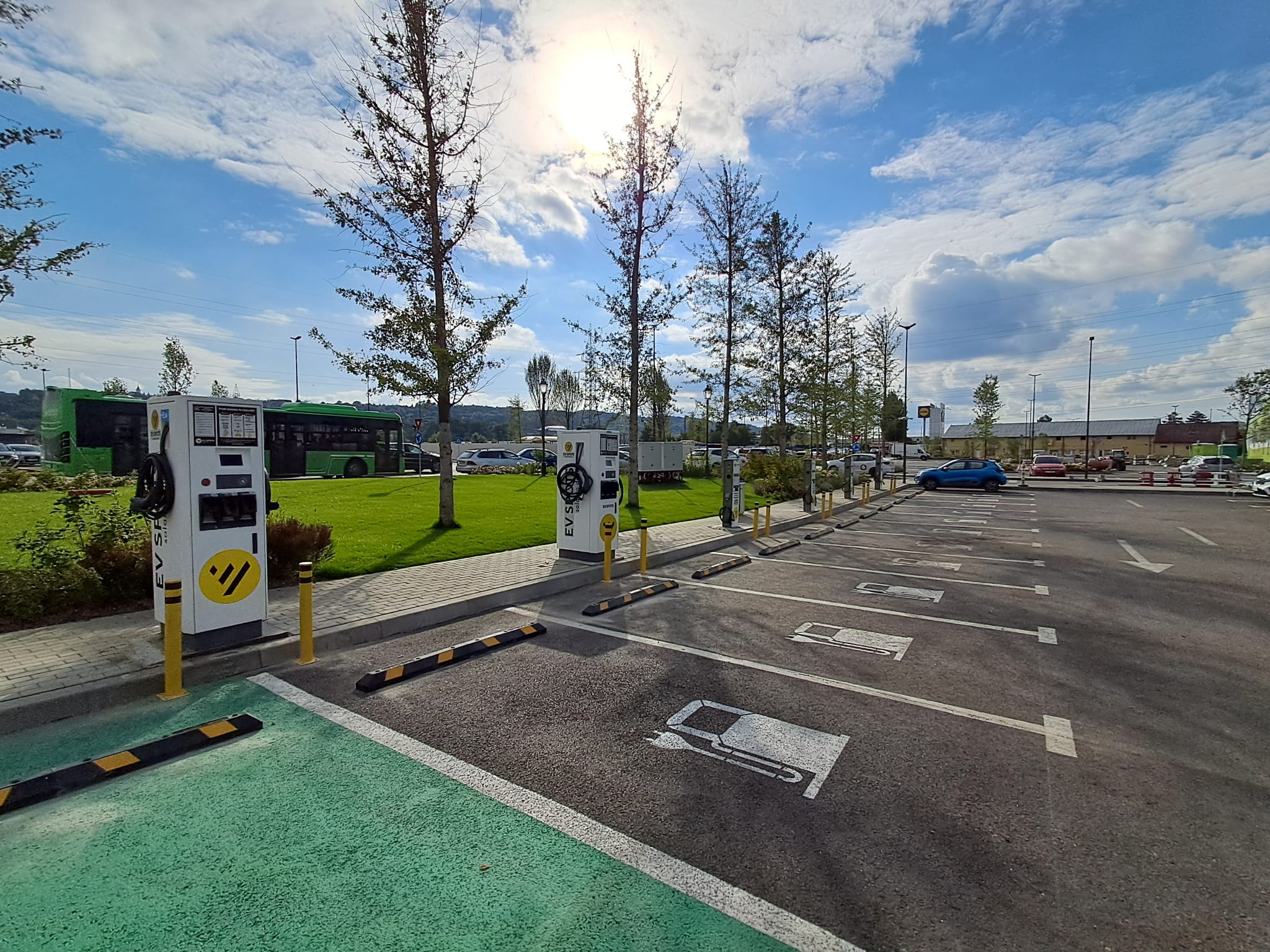 Punct EV SPOTS Express: Stații de încărcare electrice Iulius Mall – Suceava